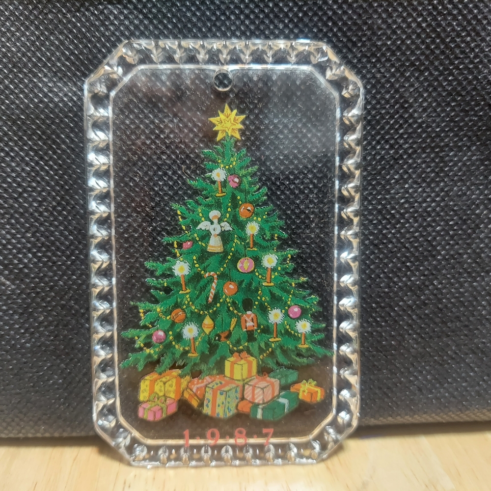 Vintage 1987 Avon 24% Lead Crystal Christmas Tree Ornament